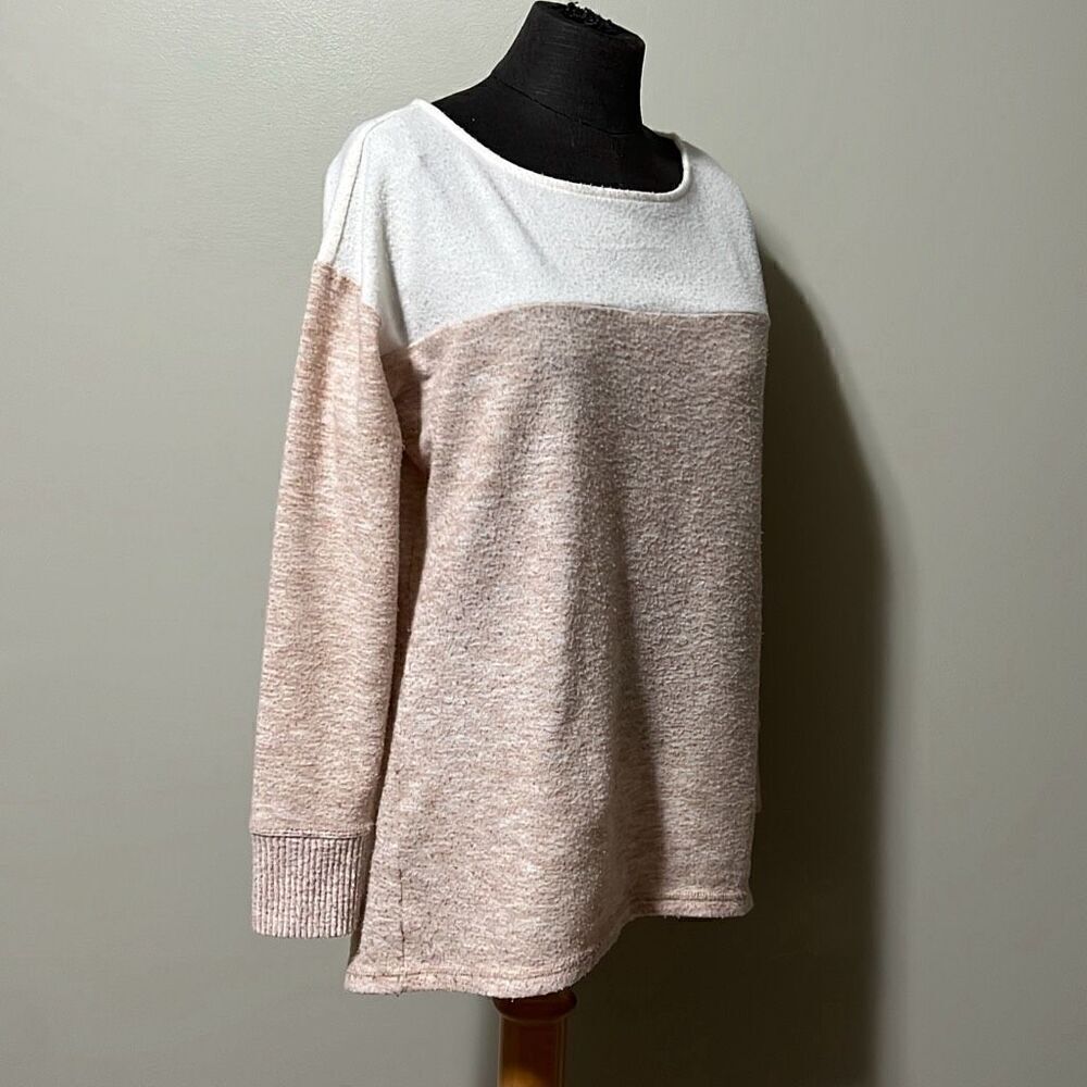 Liz Claiborne Women's Beige White Colorblock Long Sleeve Pullover Sweater - Picture 2 of 5